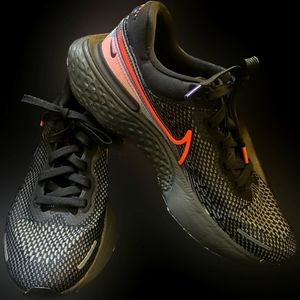 Nike. 9.5 men. Black bright crimson racer blue